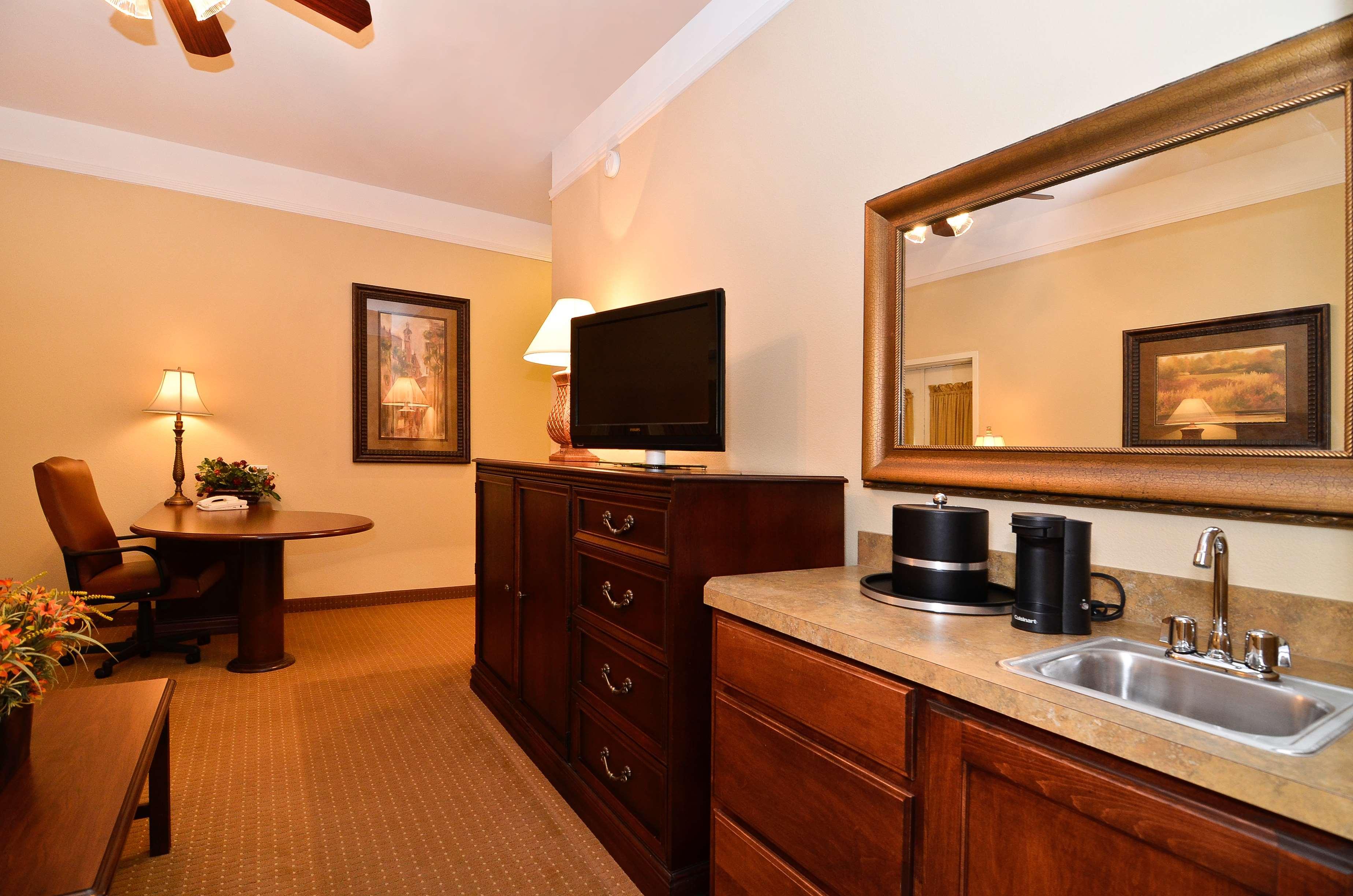 Best Western Plus Monica Royale Inn & Suites Greenville Exterior foto